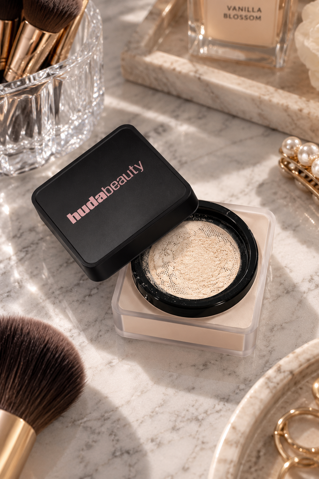 Huda Beauty Easy Bake Loose Baking and Setting Powder for smooth bridal under-eyes